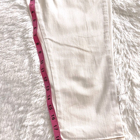 LEVI’S SUPERLOW CAPRI JEAN - Picture 10 of 11